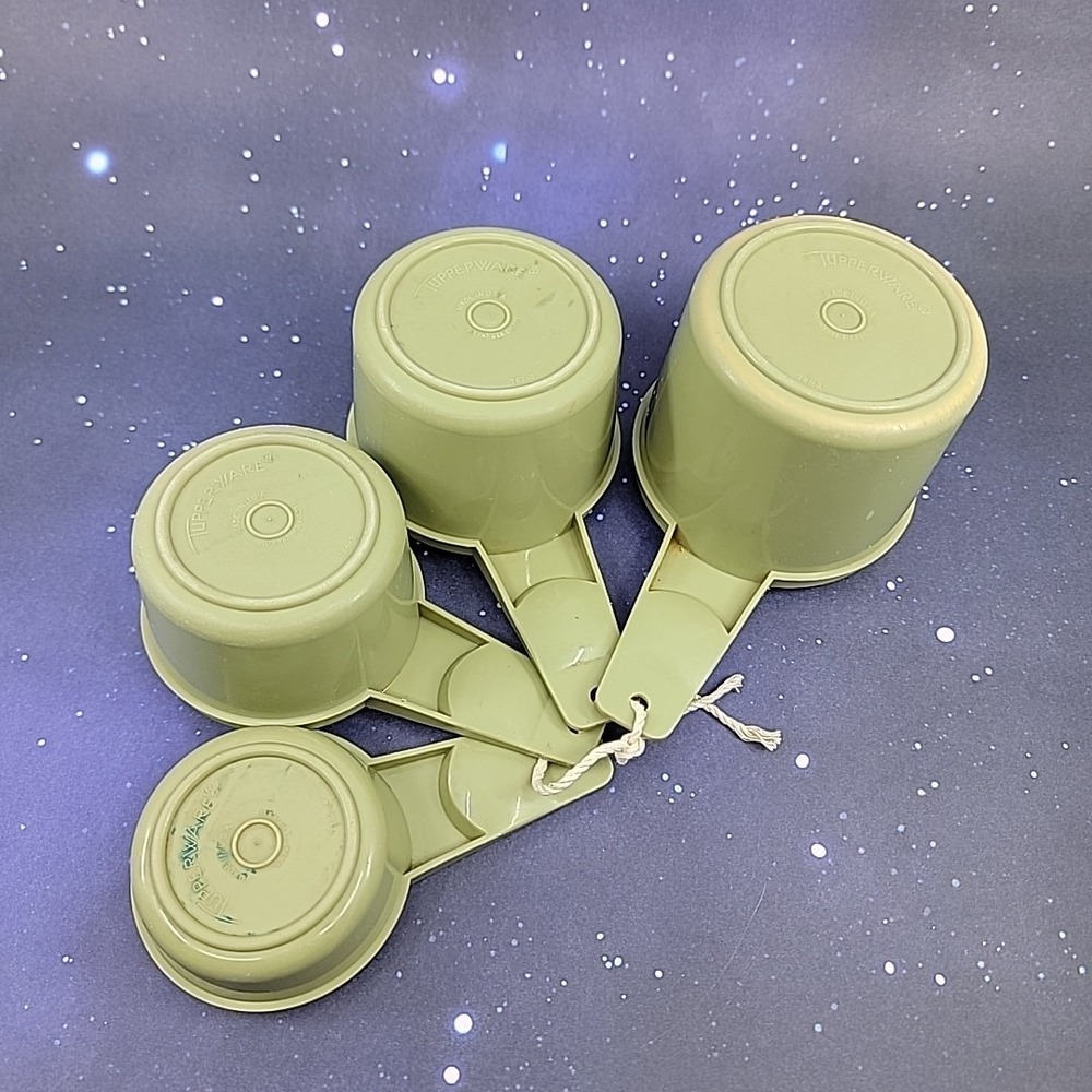 4 Vintage Tupperware Avocado Green Nested Measuring Cups 761, 762, 764, 766 - Picture 3 of 4